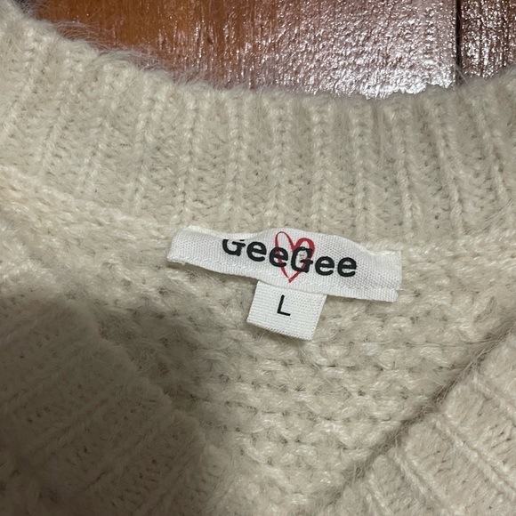 Geegee Fuzzy Sweater Sz L - Picture 7 of 8